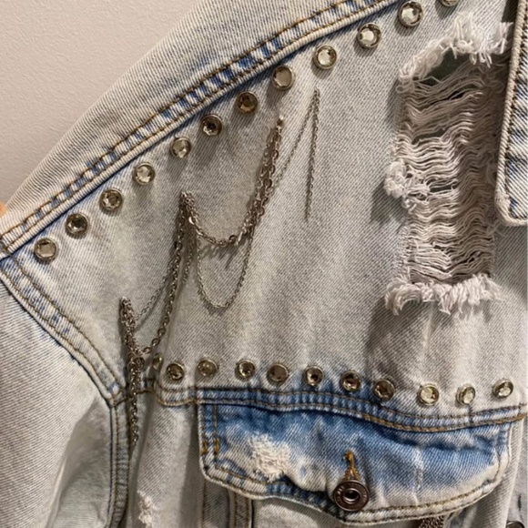 Custom Designed Distressed Denim Jacket Oversized Cool Edgy Studs Chains Roses - Picture 3 of 3